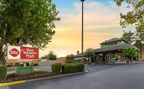 Best Western Plus Forest Park Inn